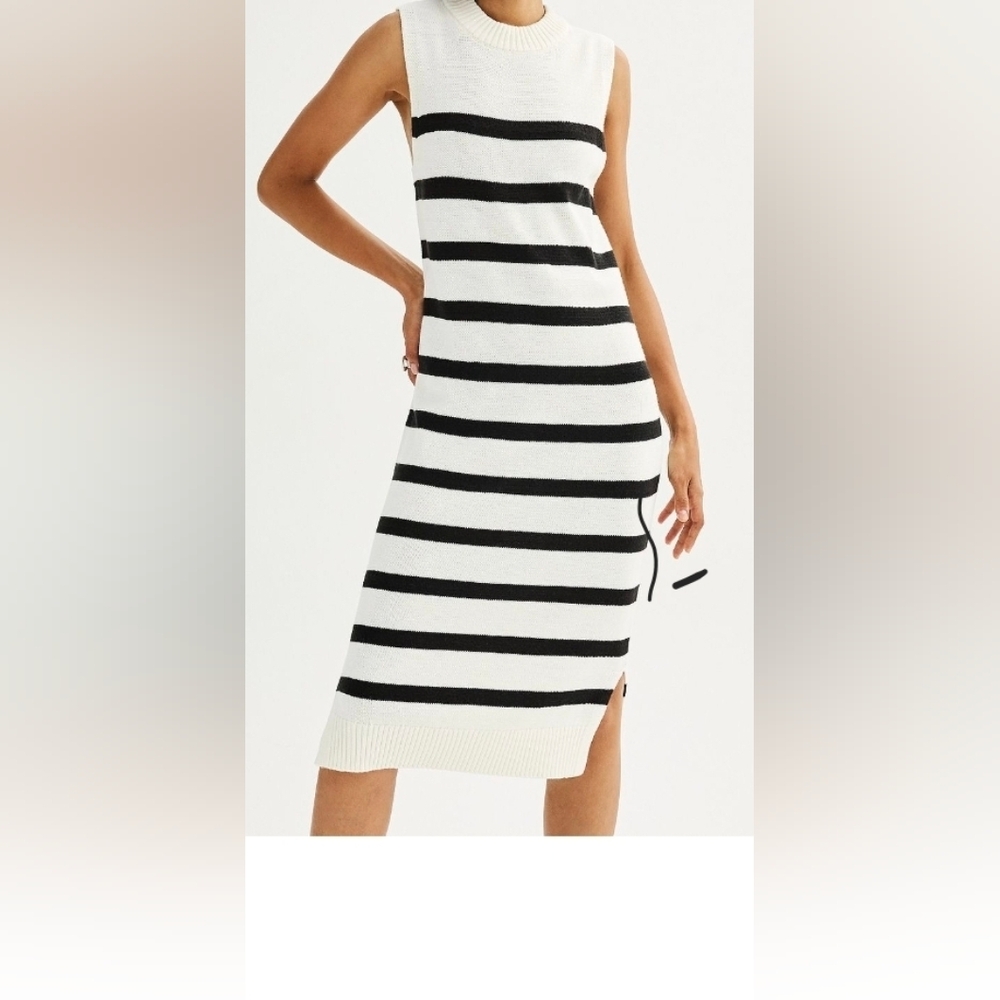Winter Chic: Sonoma Sleeveless Sweater Dress - Picture 2 of 3